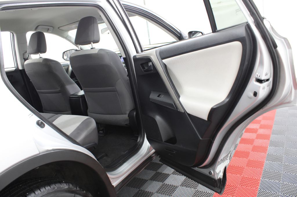 2015 Toyota Rav4 Image 19