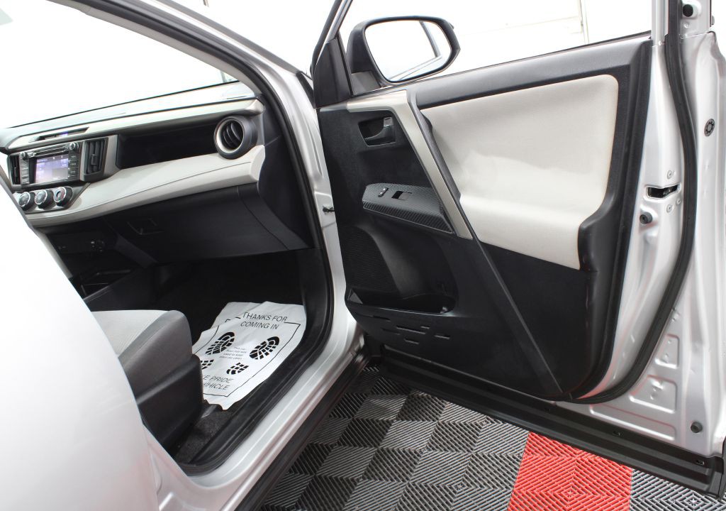2015 Toyota Rav4 Image 22