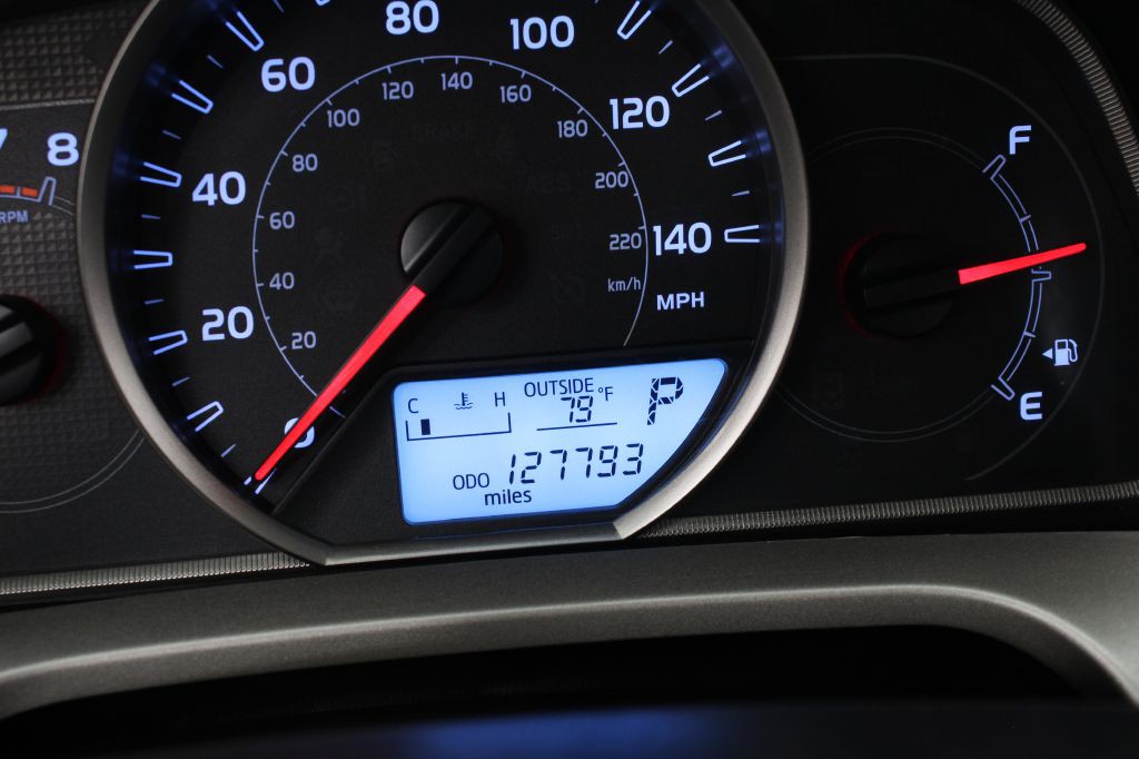 2015 Toyota Rav4 Image 32