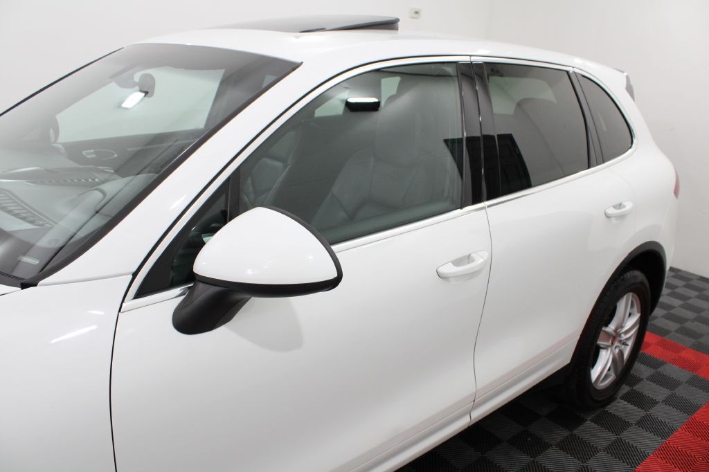 2012 Porsche Cayenne Image 8