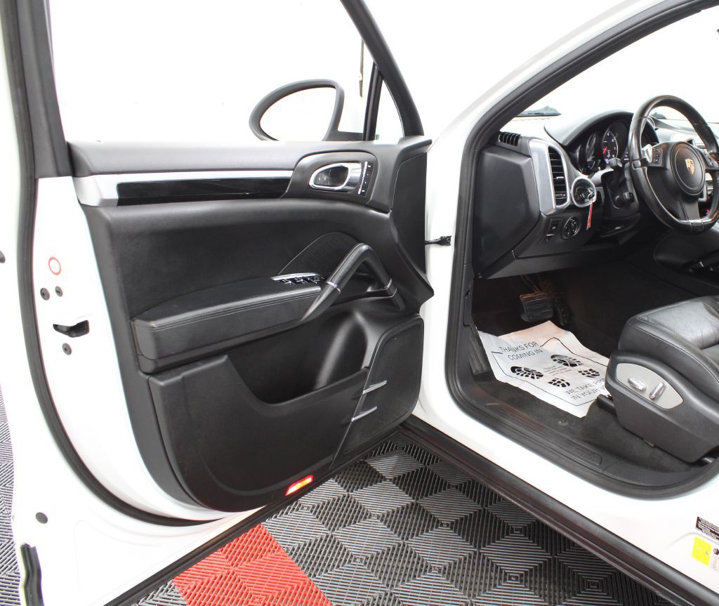 2012 Porsche Cayenne Image 11