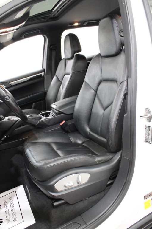 2012 Porsche Cayenne Image 12