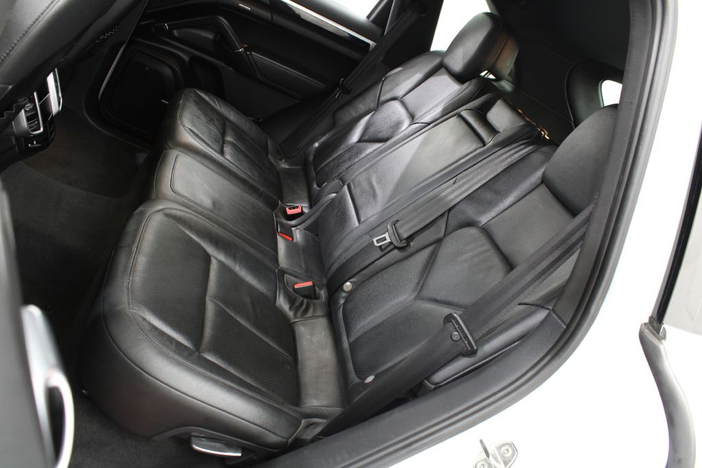 2012 Porsche Cayenne Image 15
