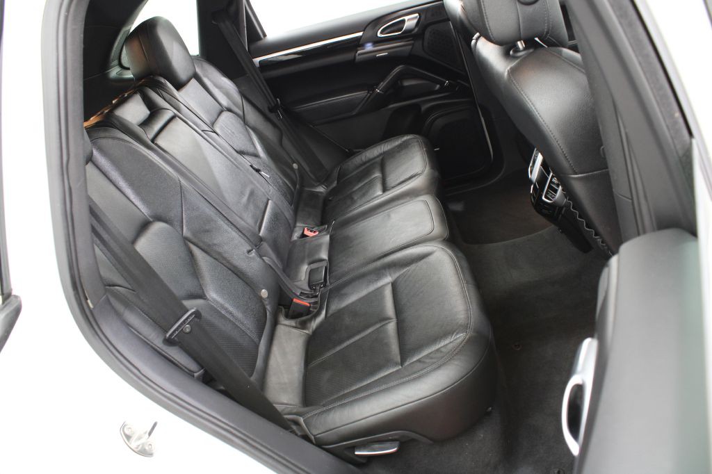2012 Porsche Cayenne Image 21