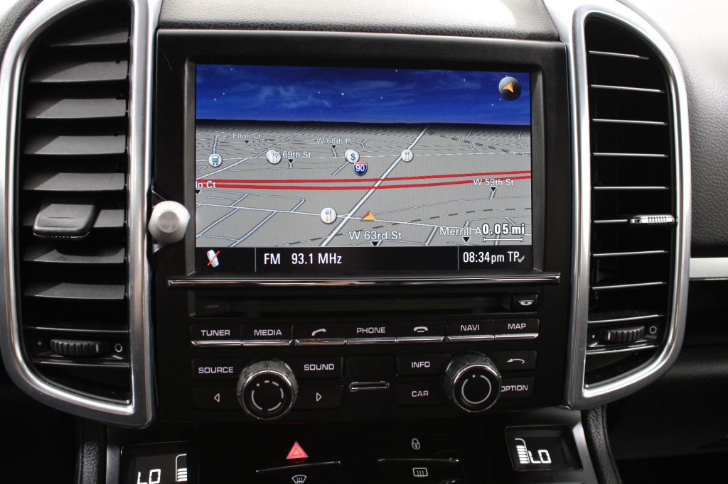 2012 Porsche Cayenne Image 25