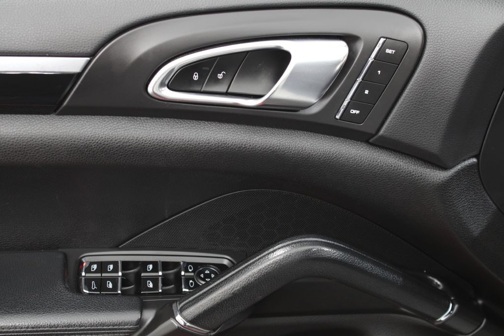 2012 Porsche Cayenne Image 37