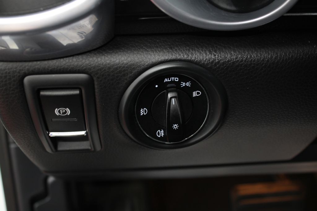 2012 Porsche Cayenne Image 38