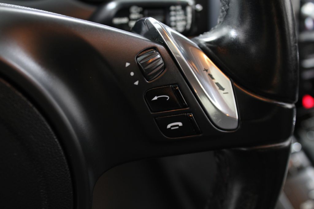2012 Porsche Cayenne Image 41