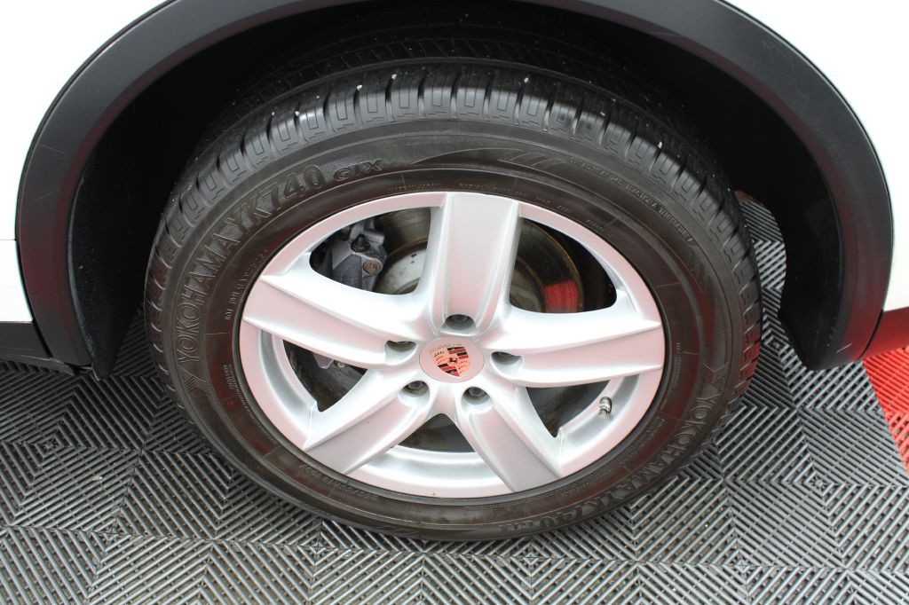 2012 Porsche Cayenne Image 43