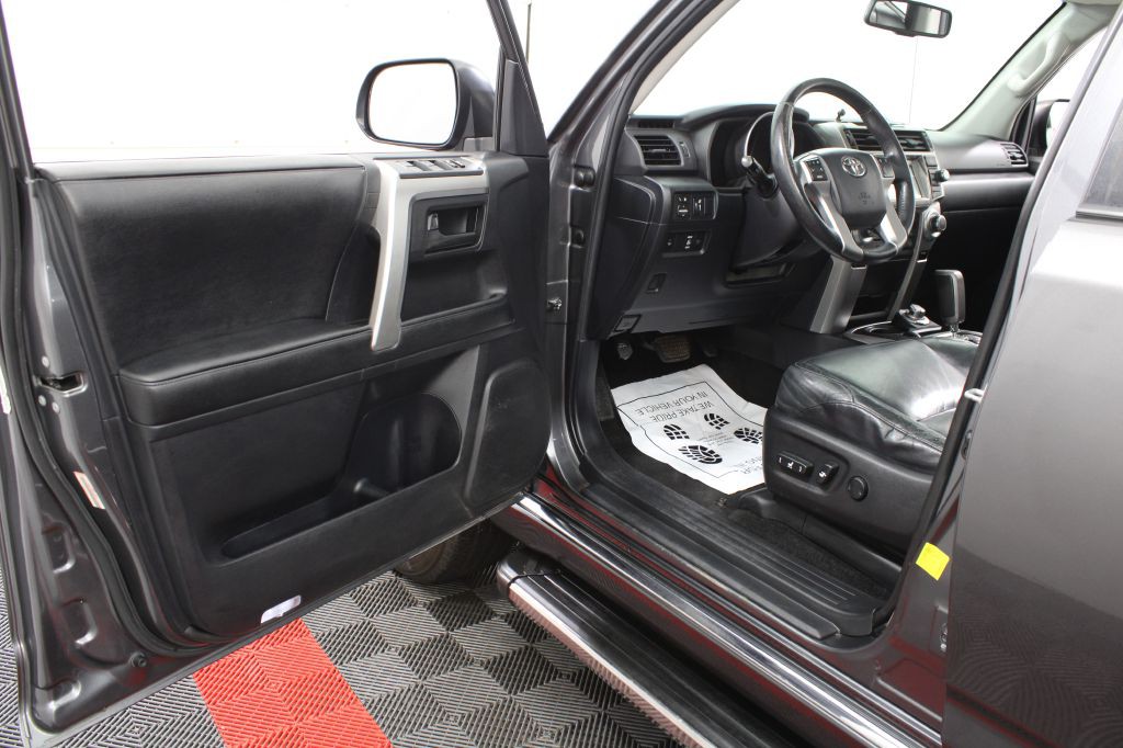 2013 Toyota 4Runner Image 18