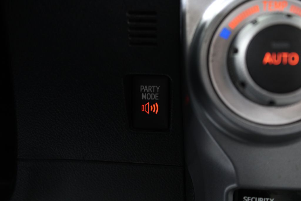 2013 Toyota 4Runner Image 38