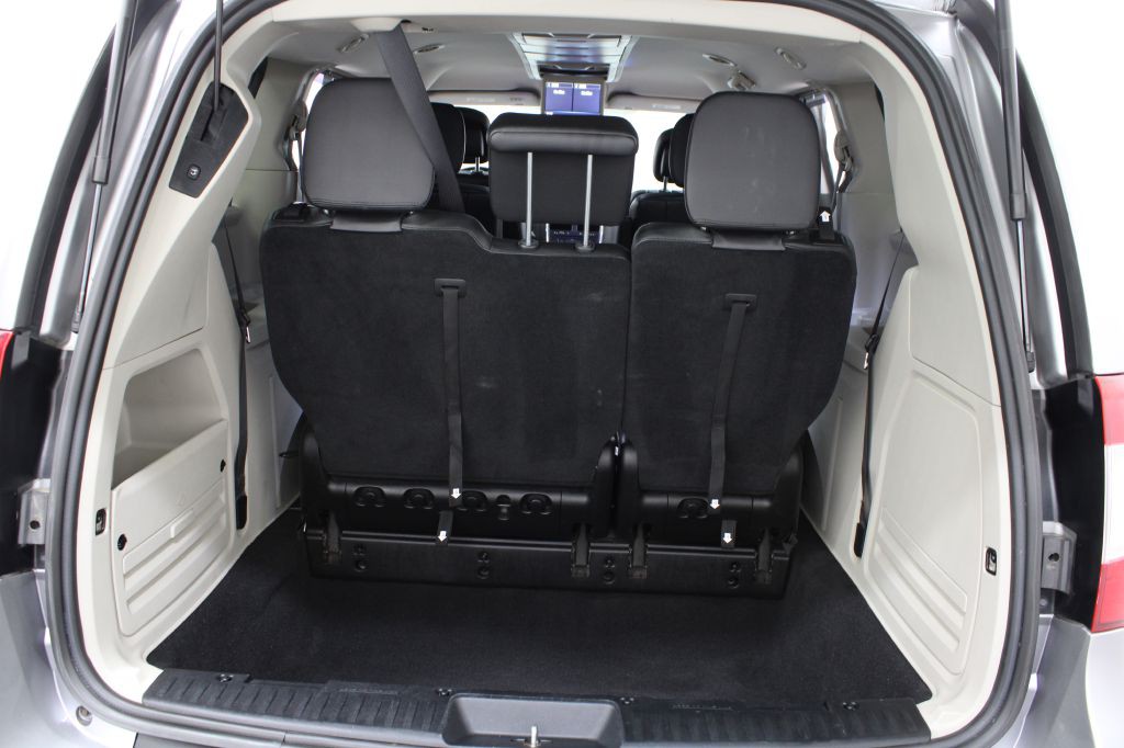 2016 Chrysler Town & Country Image 20