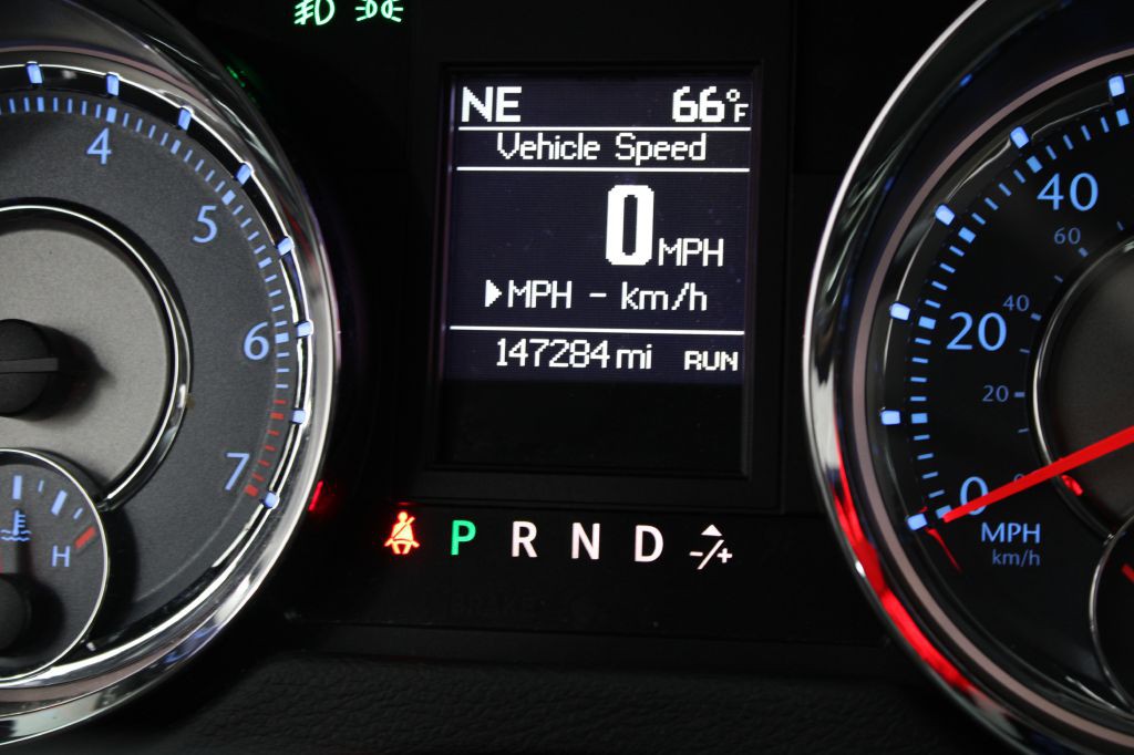 2016 Chrysler Town & Country Image 29