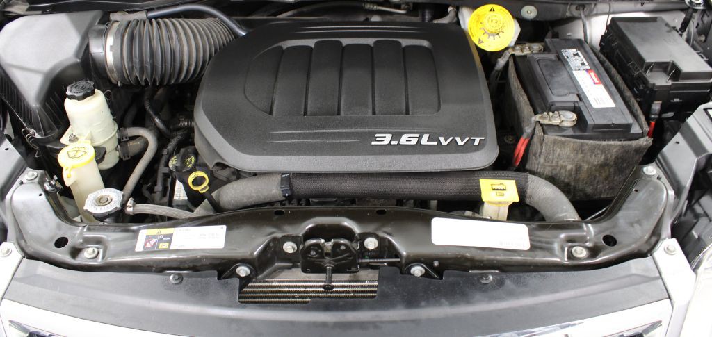 2016 Chrysler Town & Country Image 39