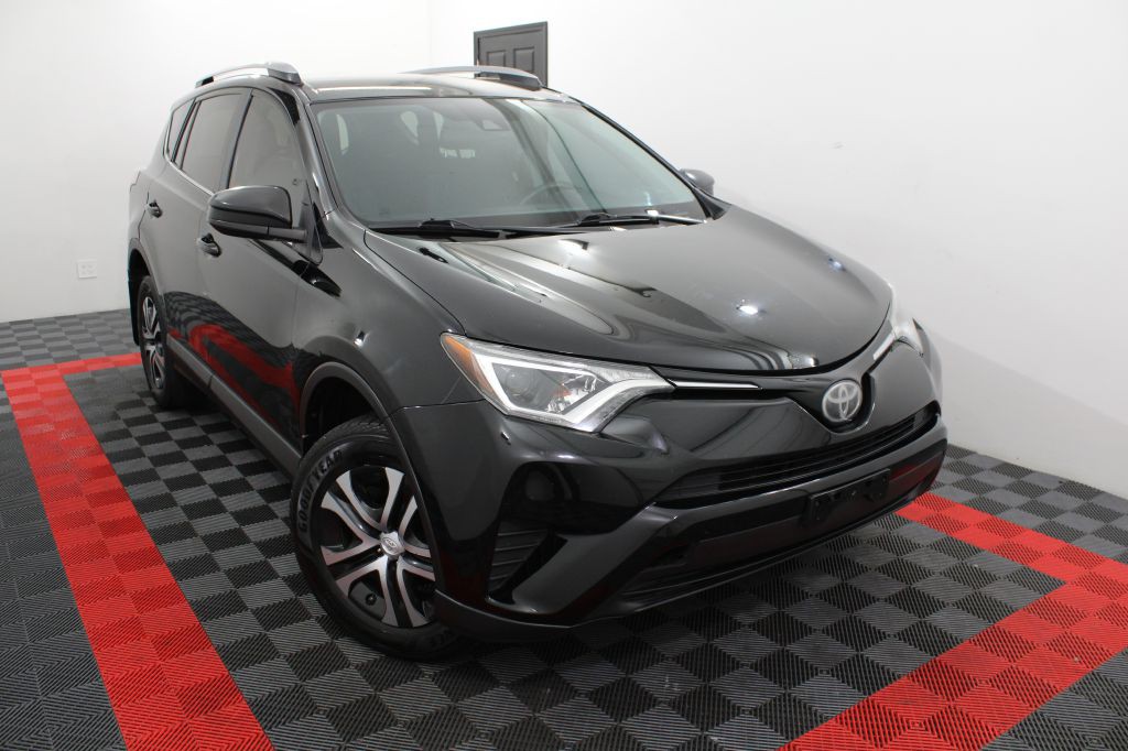 2017 Toyota Rav4 Image 1