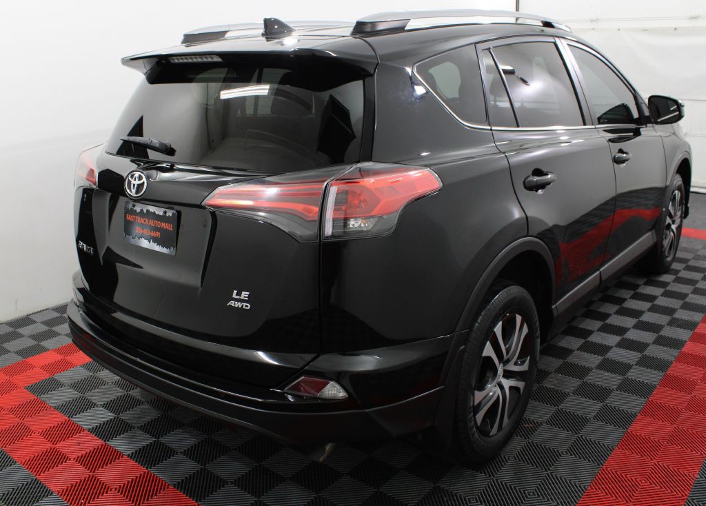 2017 Toyota Rav4 Image 7