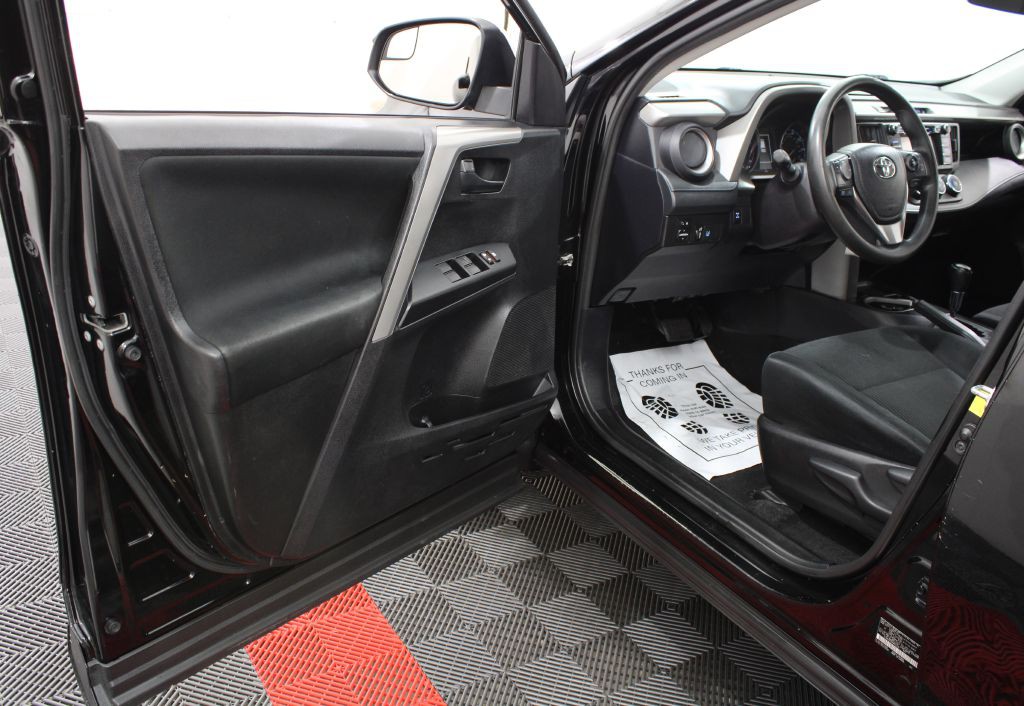 2017 Toyota Rav4 Image 14