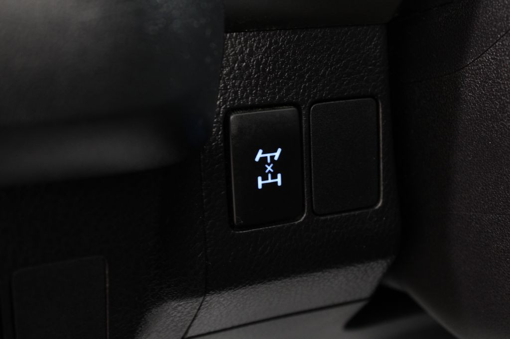 2017 Toyota Rav4 Image 30