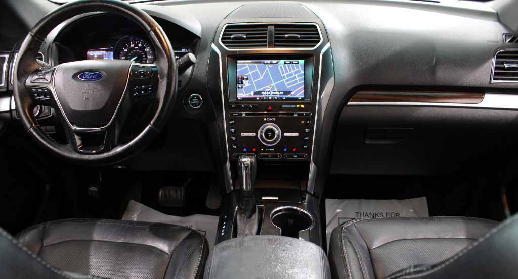 2016 Ford Explorer Image 2