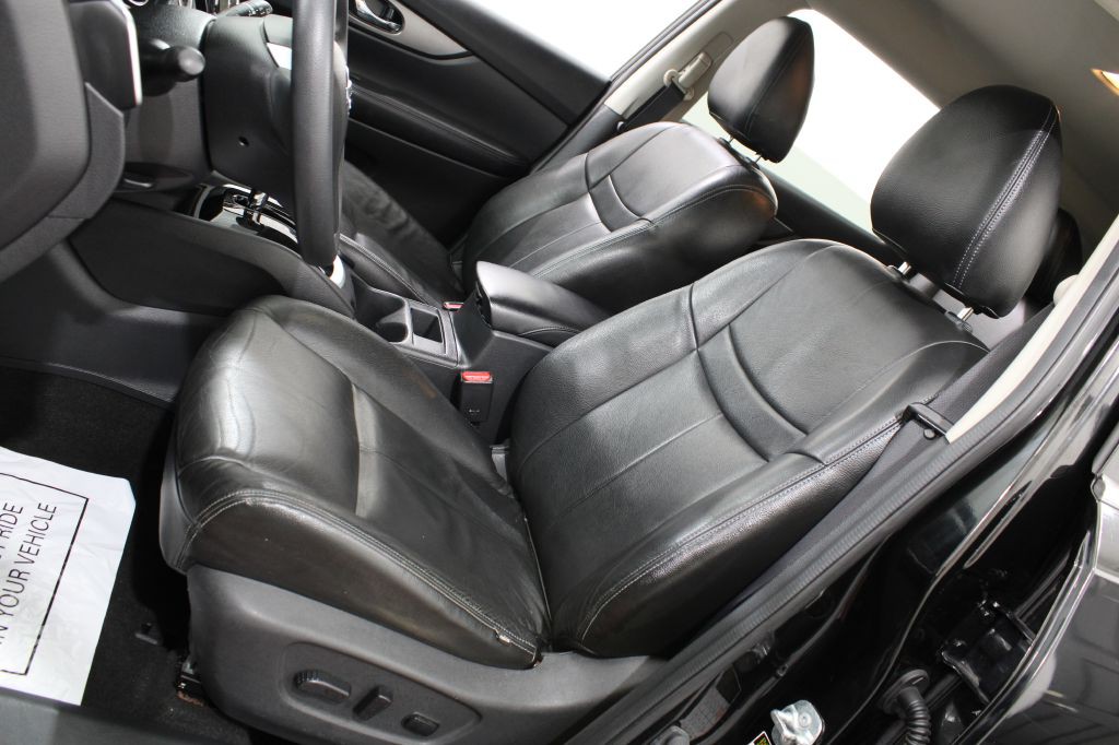 2015 Nissan Rogue Image 12