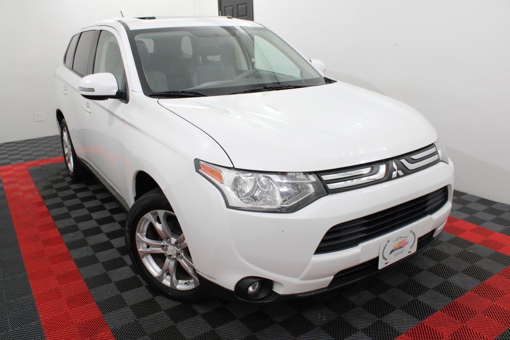 2014 Mitsubishi Outlander Image 1