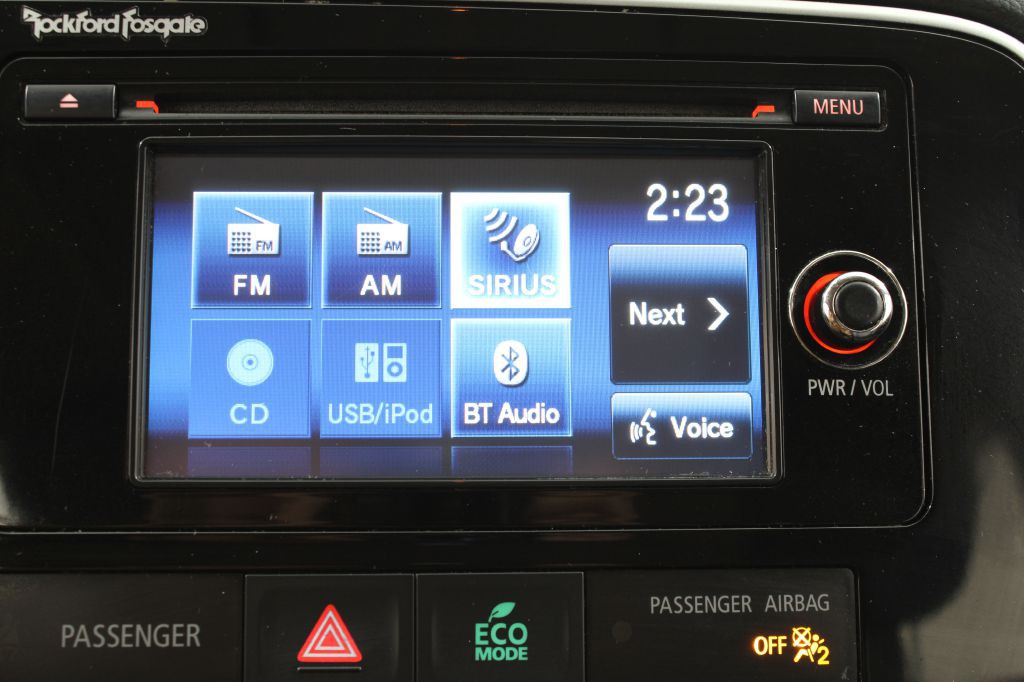 2014 Mitsubishi Outlander Image 25
