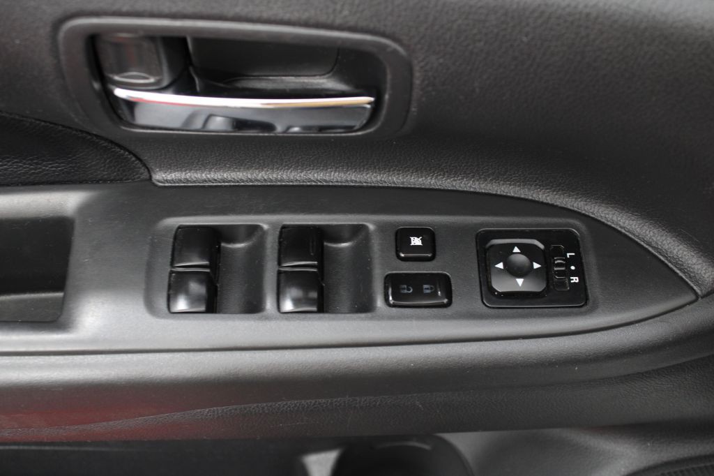 2014 Mitsubishi Outlander Image 27