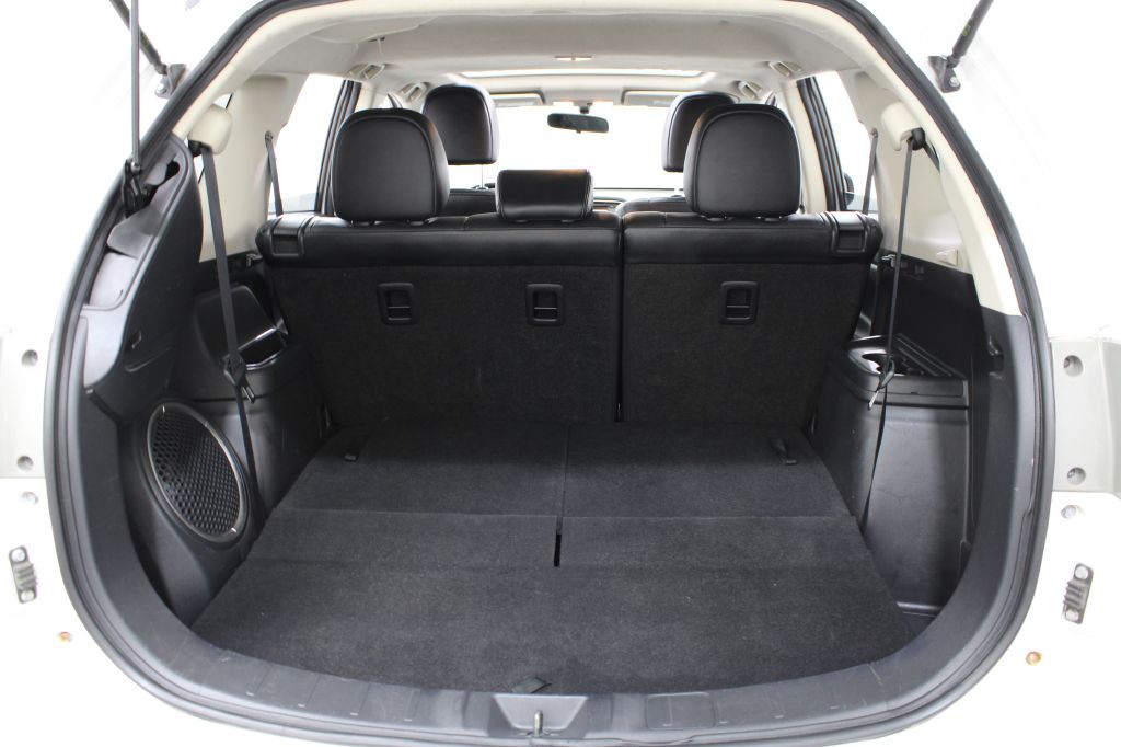 2014 Mitsubishi Outlander Image 39