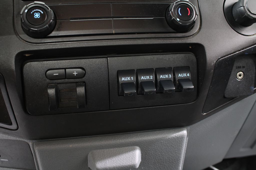 2013 Ford F-250 Image 40