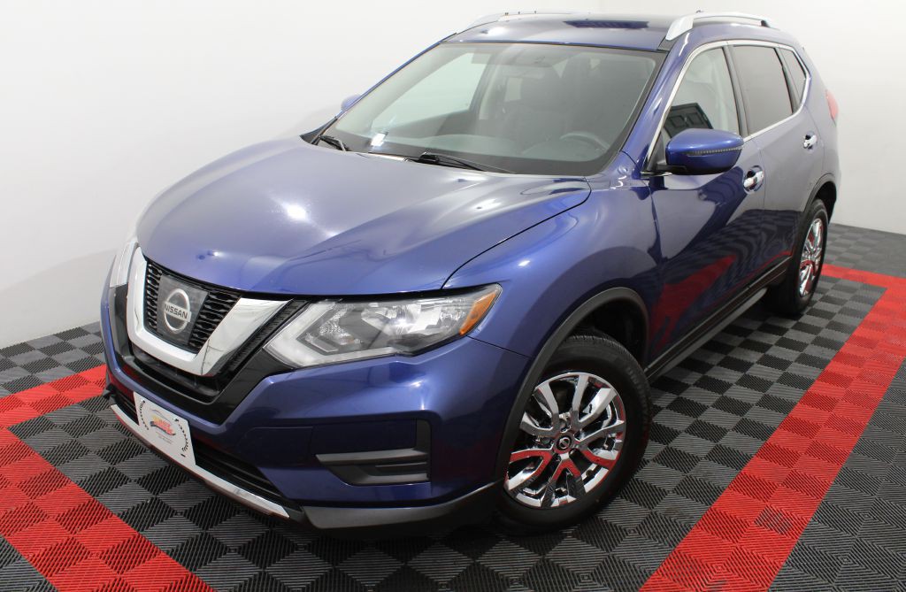 2017 Nissan Rogue Image 1