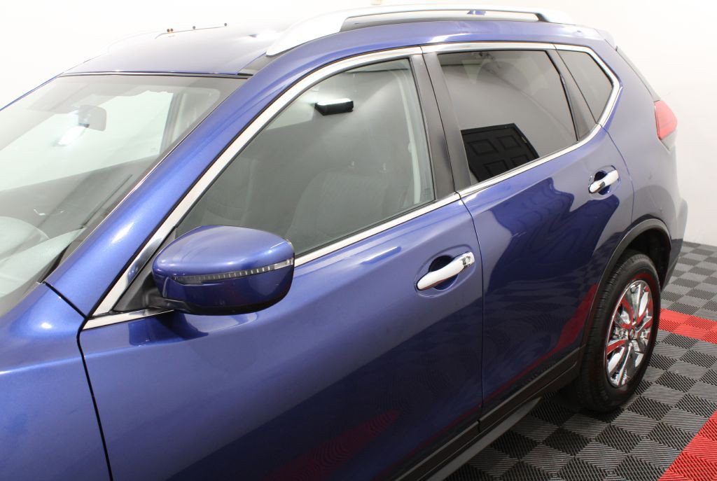 2017 Nissan Rogue Image 8