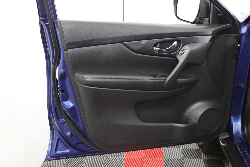 2017 Nissan Rogue Image 12
