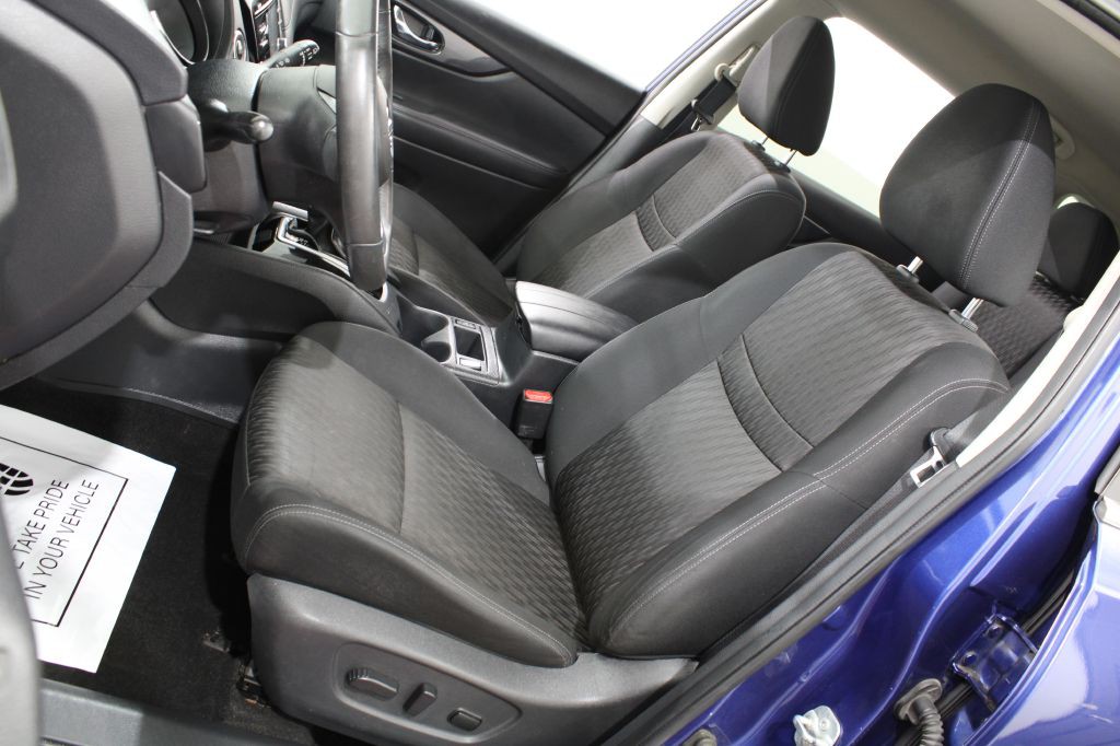2017 Nissan Rogue Image 14