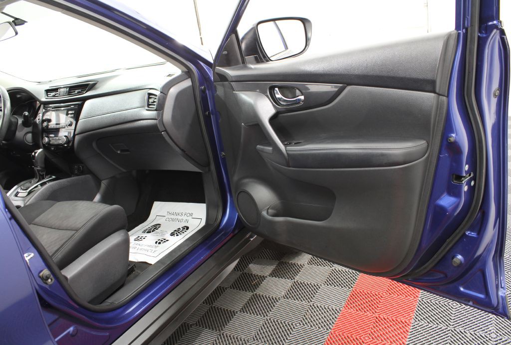 2017 Nissan Rogue Image 19