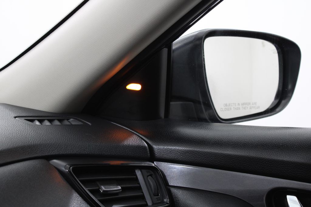 2017 Nissan Rogue Image 24
