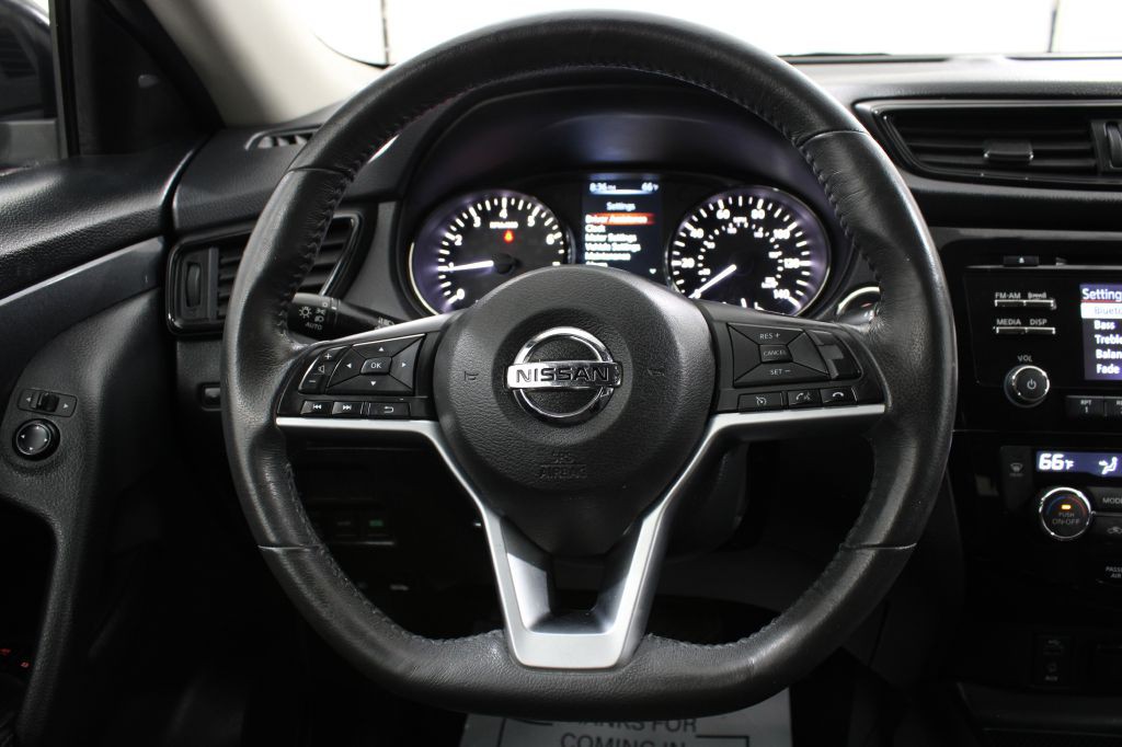2017 Nissan Rogue Image 29
