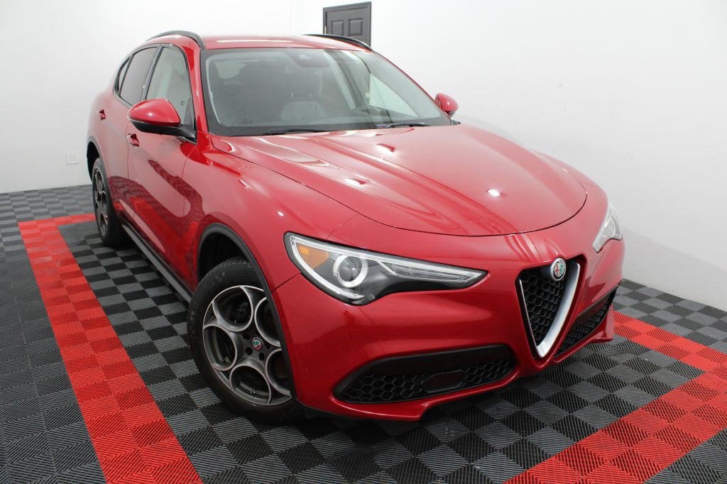 2018 Alfa Romeo Stelvio Image 1