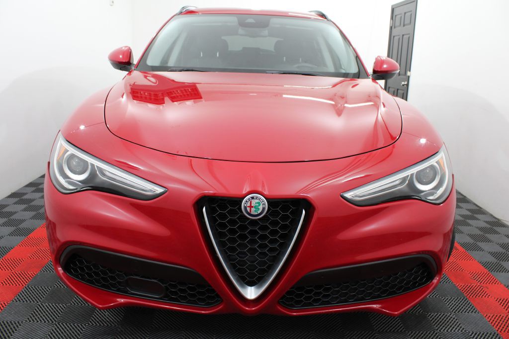 2018 Alfa Romeo Stelvio Image 3