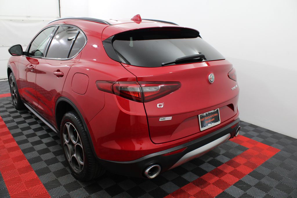 2018 Alfa Romeo Stelvio Image 5