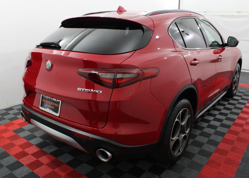 2018 Alfa Romeo Stelvio Image 7