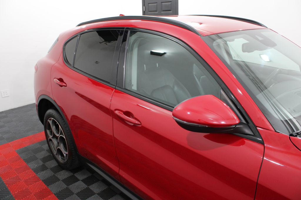 2018 Alfa Romeo Stelvio Image 8