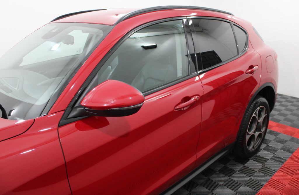 2018 Alfa Romeo Stelvio Image 9