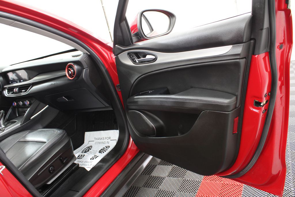 2018 Alfa Romeo Stelvio Image 24