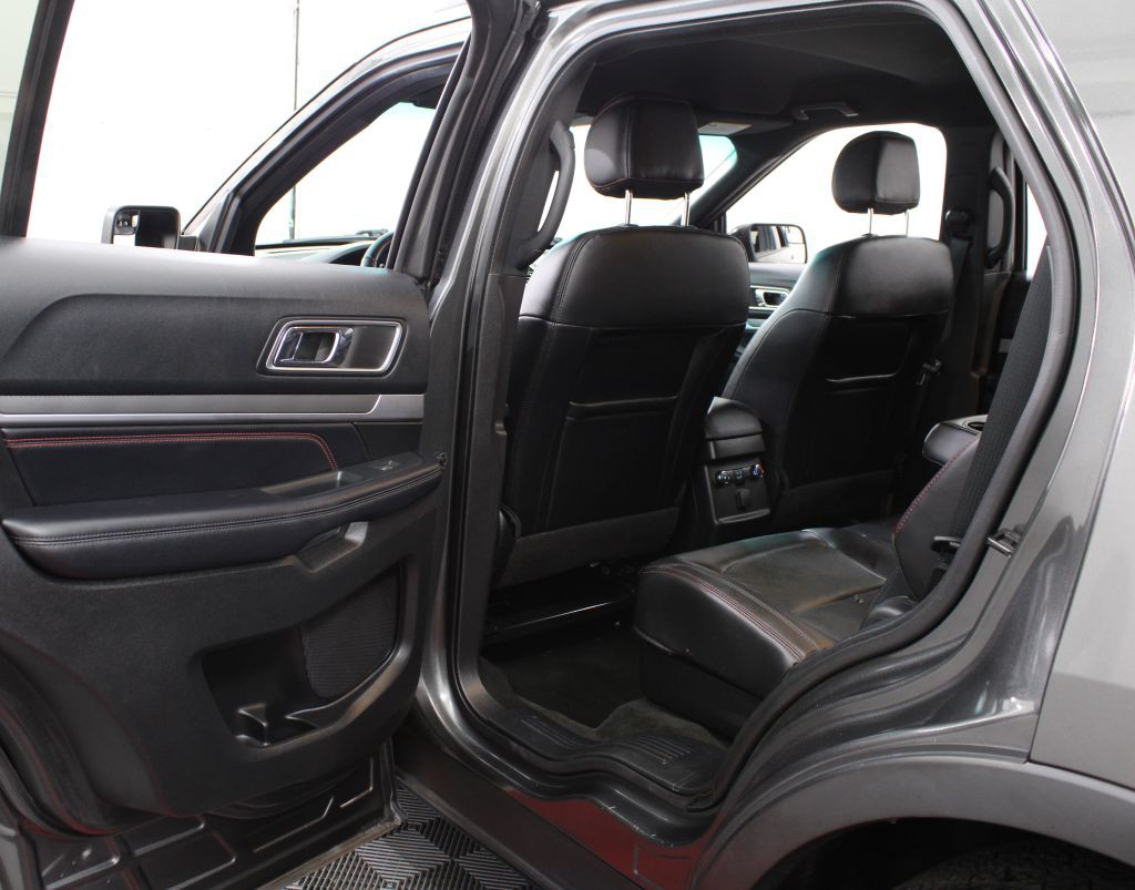 2017 Ford Explorer Image 17