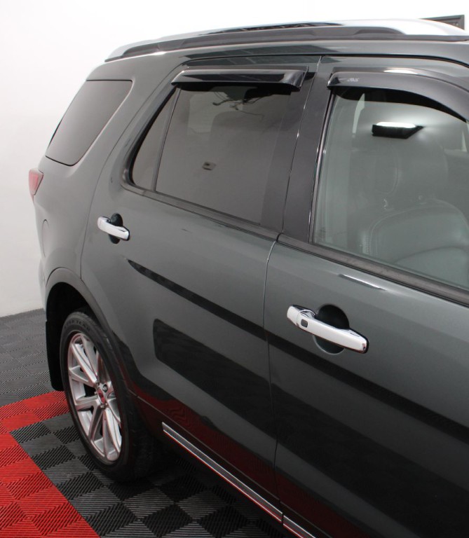 2016 Ford Explorer Image 9