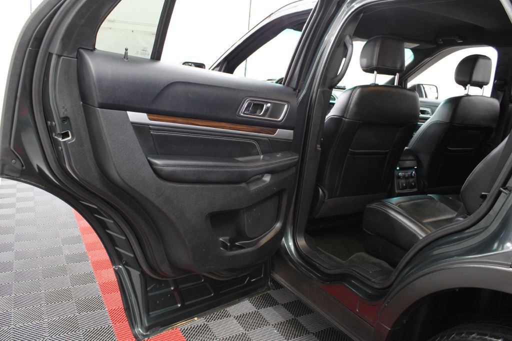 2016 Ford Explorer Image 18