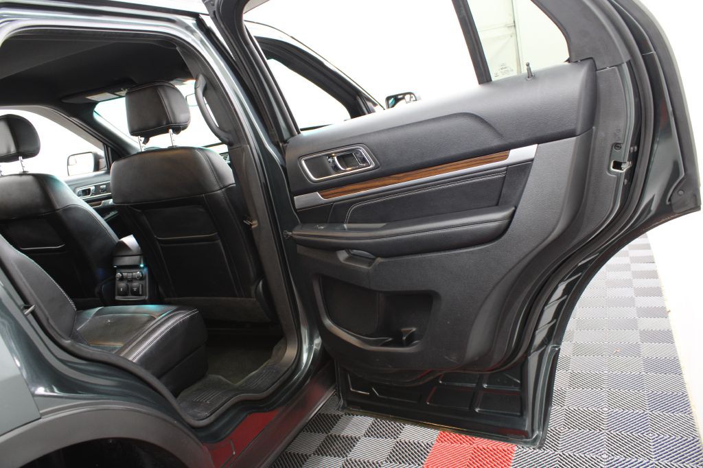 2016 Ford Explorer Image 21