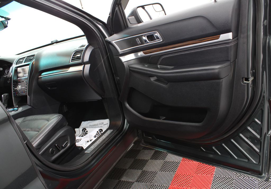 2016 Ford Explorer Image 24