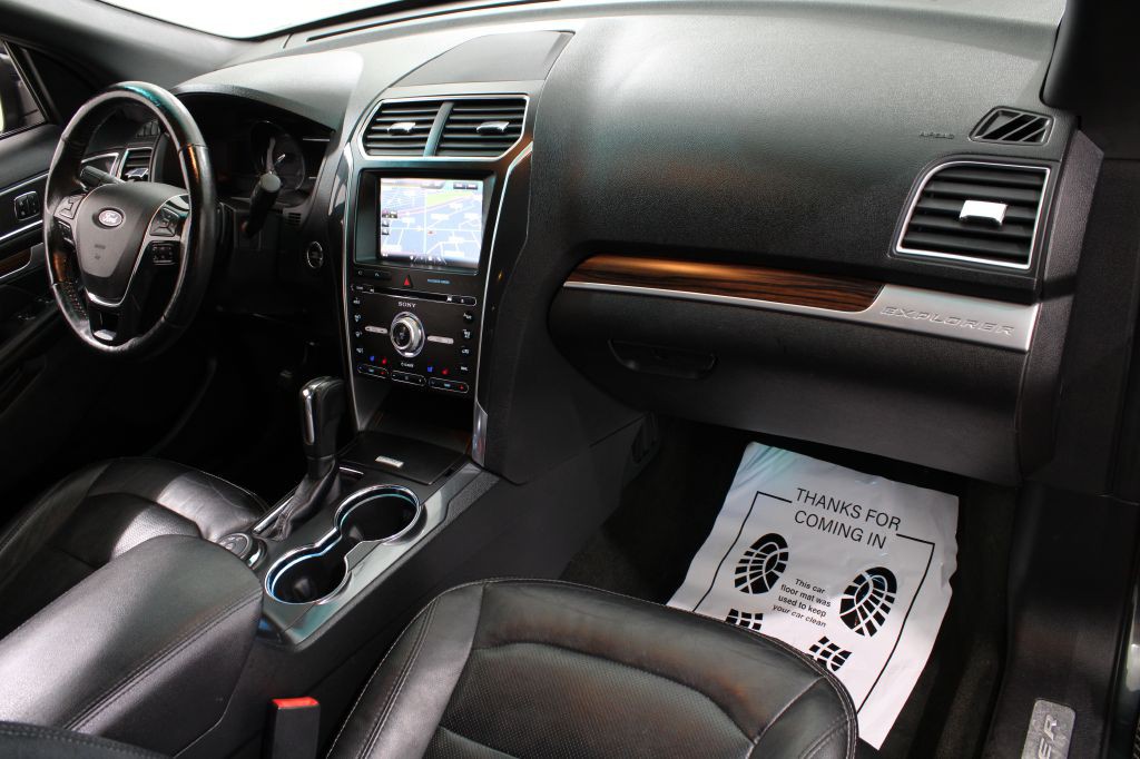 2016 Ford Explorer Image 25