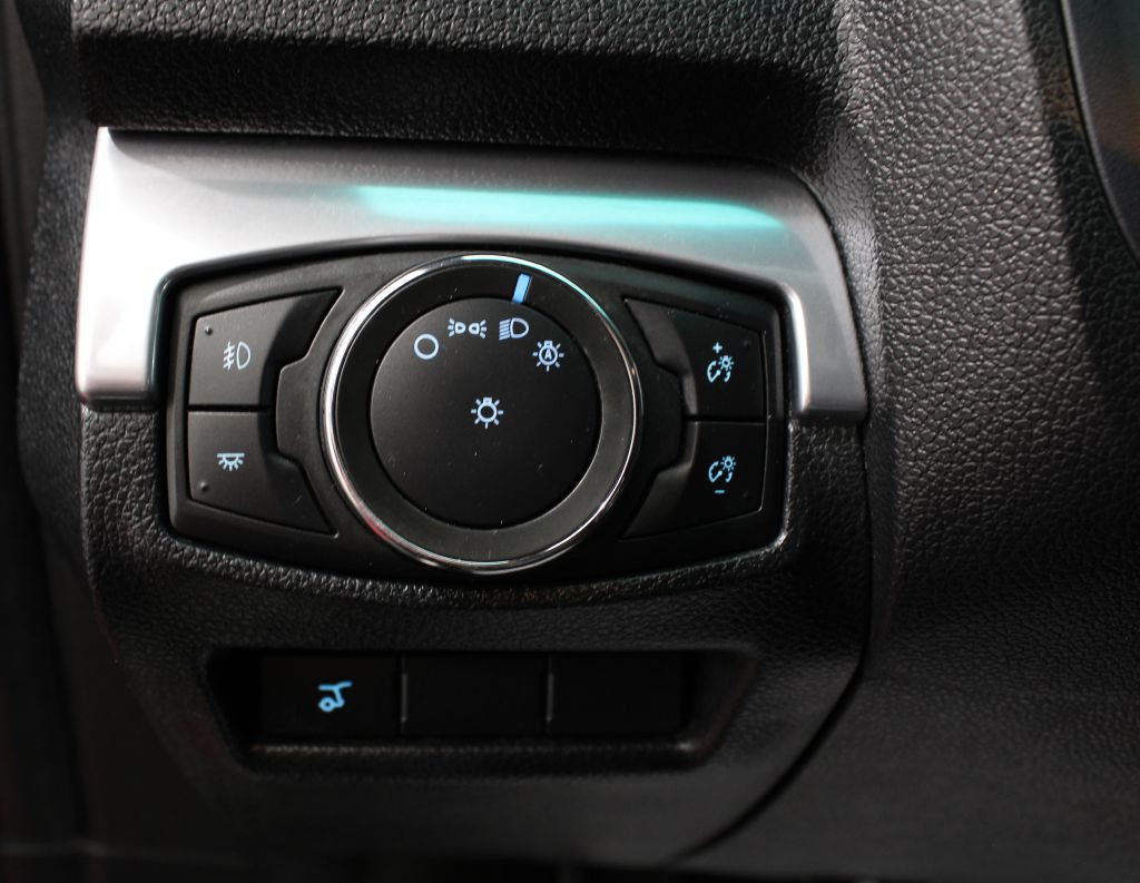 2016 Ford Explorer Image 43